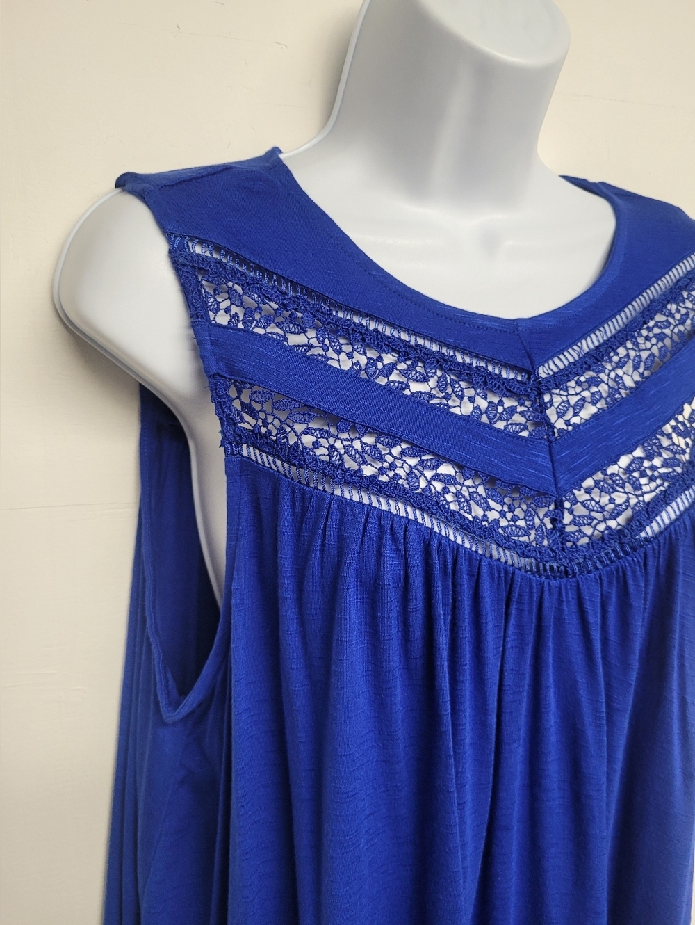 Apt 9 L Top Slinky Stretch Knit Flowy Comfort Cobalt Blue Lace Flare new - Picture 6 of 6
